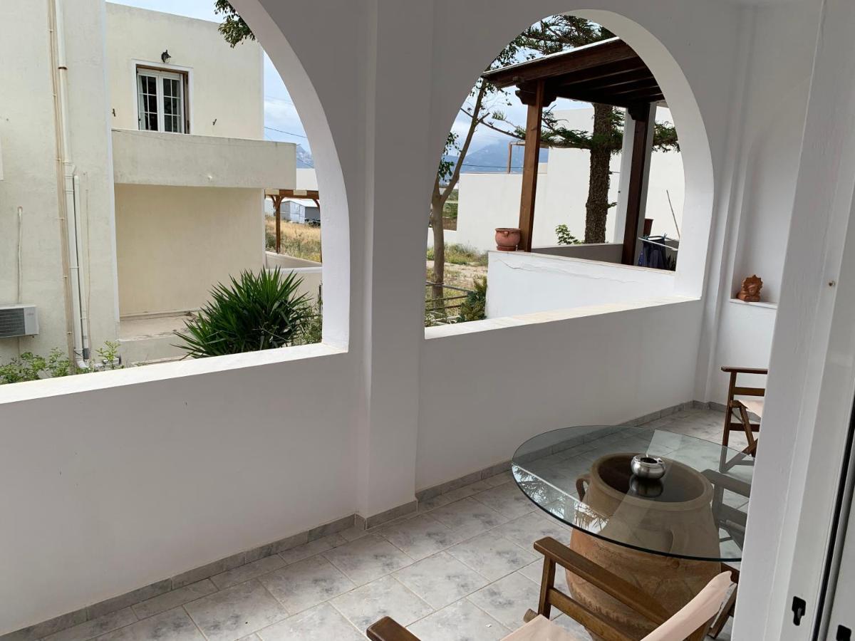 Apartamento Two Palm Trees Adamantas  Exterior foto